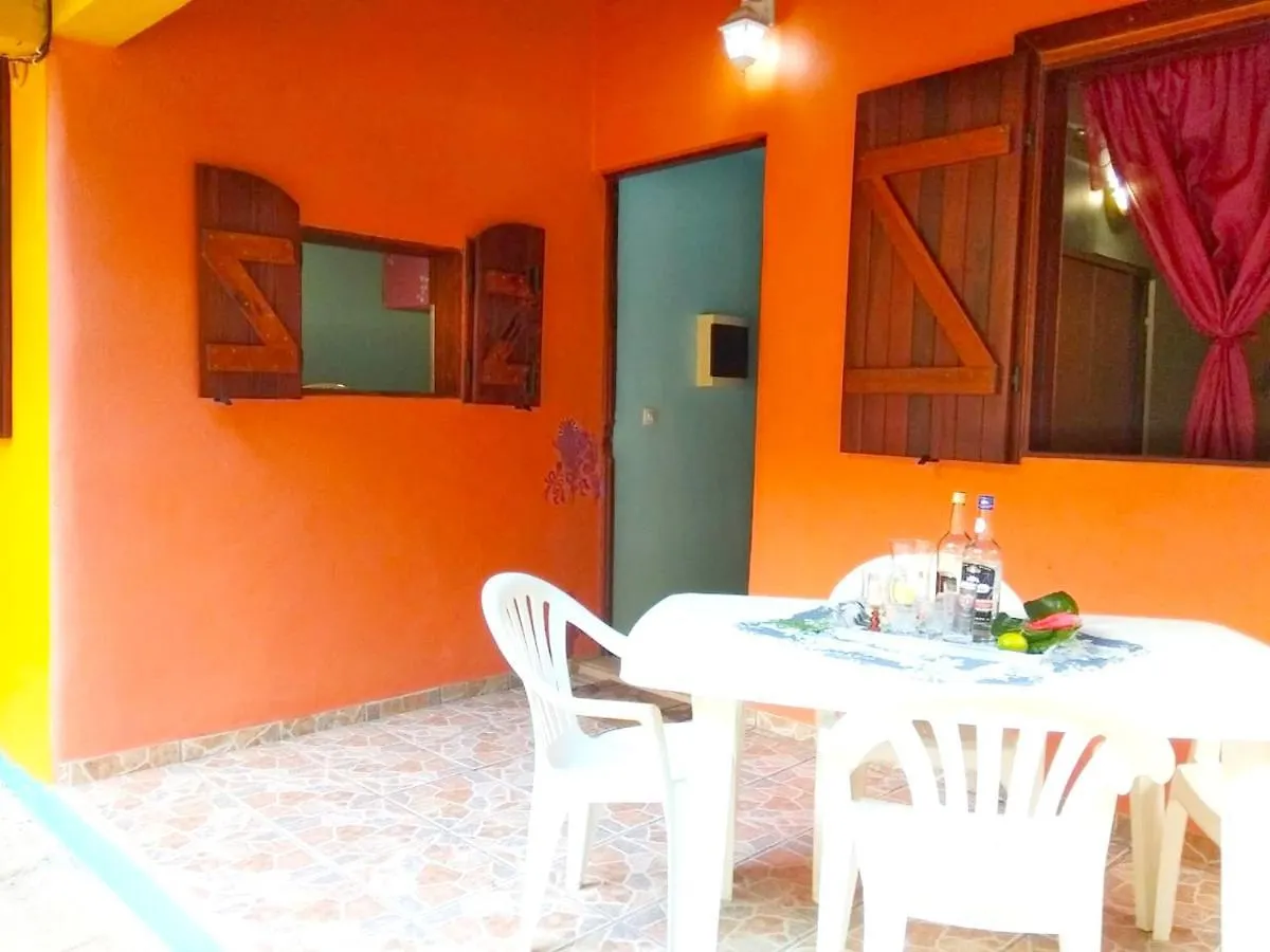 Appartement D'Une Chambre Avec Jardin Clos Et Wifi A Le Gosier A 3 Km De La Plage דירה לה גוסייר
